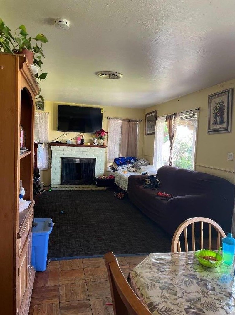 1229 Linwood Dr, Salinas, CA 93906-3327
