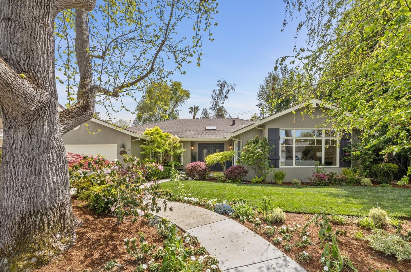 145 Garland Dr, Menlo Park, CA 94025-5817