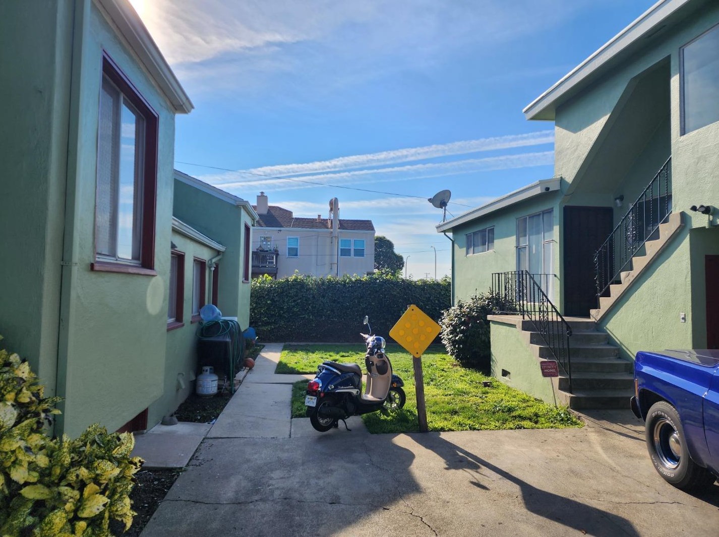 327 36th St, Richmond, CA 94804