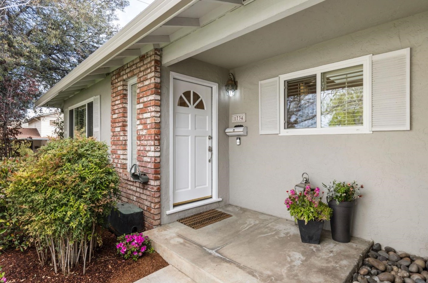 1734 Wright Ave, Sunnyvale, CA 94087