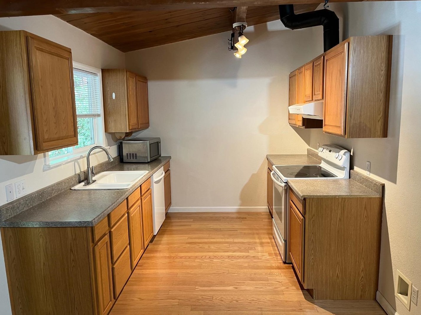 805 Trinkling Creek Dr, Felton, CA 95018