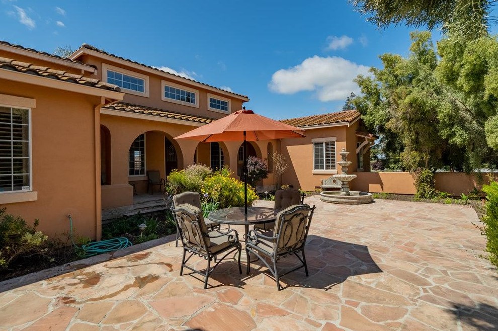 1167 Little River Dr, Hollister, CA 95023