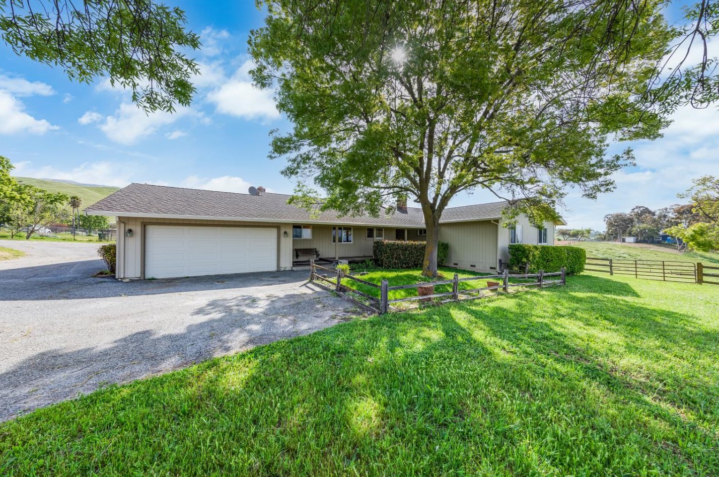 2590 Church Ave, San Martin, CA 95046