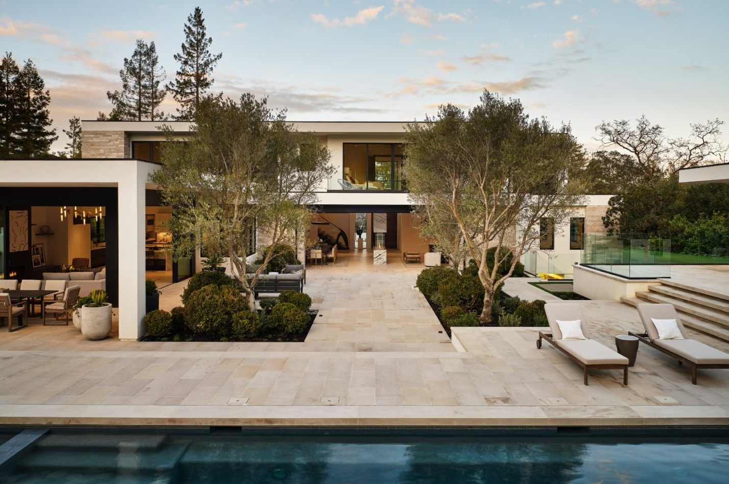 335 Fletcher Dr, Menlo Park, CA 94027-6409