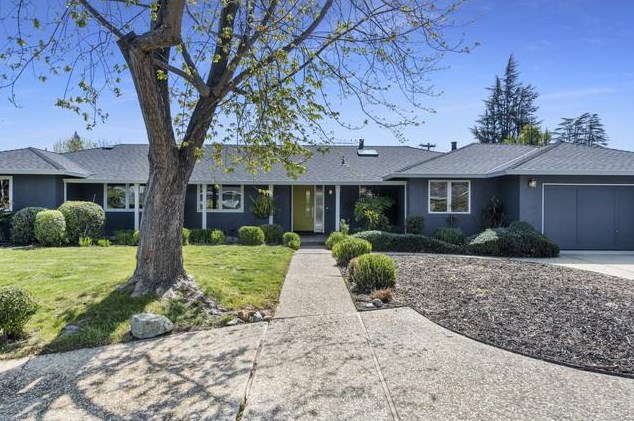 12120 Viewoak Dr, Saratoga, CA 95070