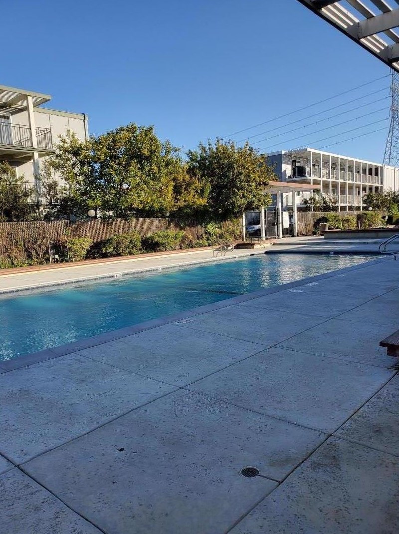 8207 Admiralty Ln, San Mateo, CA 94404