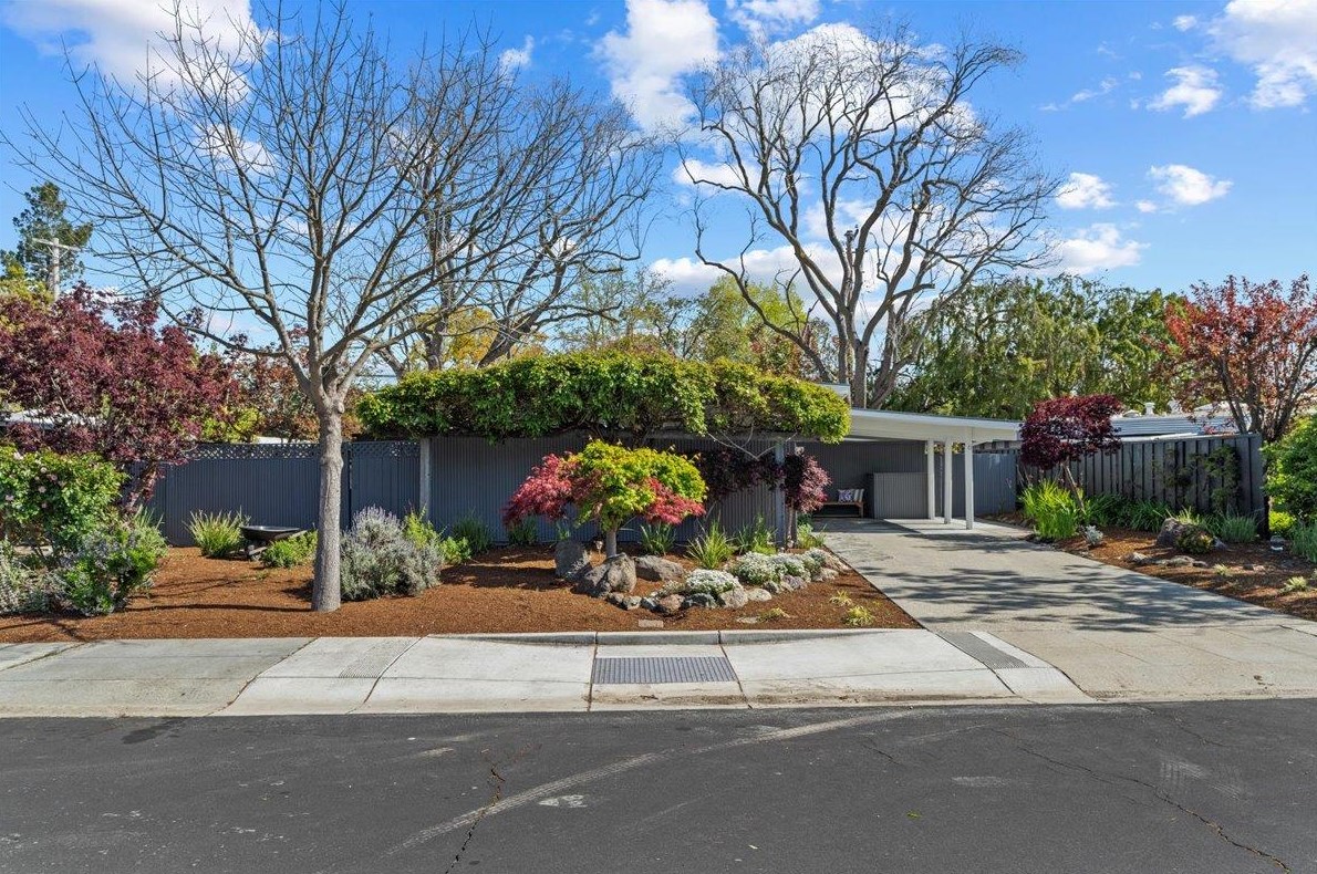 6 Roosevelt Cir, Palo Alto, CA 94306