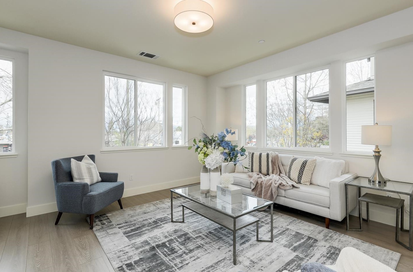 2595 W Middlefield Rd, Mountain View, CA 94043