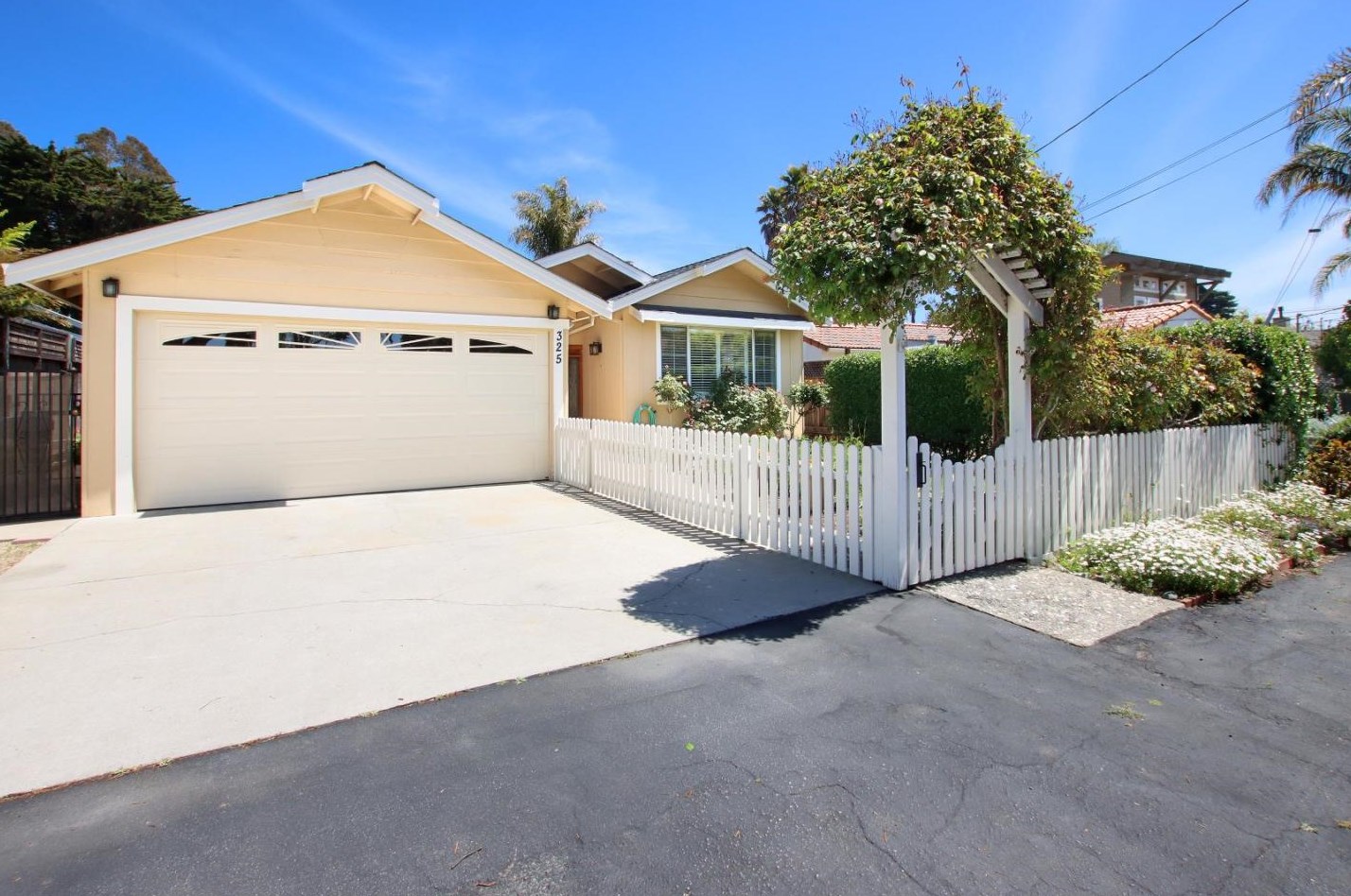 325 Martin Dr, Aptos, CA 95003-5015