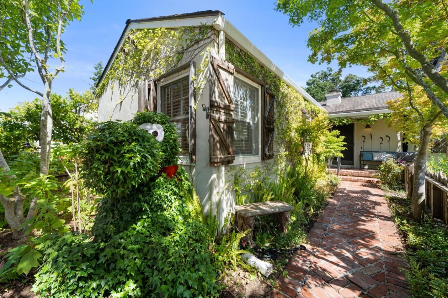 2125 Greenwood Ave, San Carlos, CA 94070
