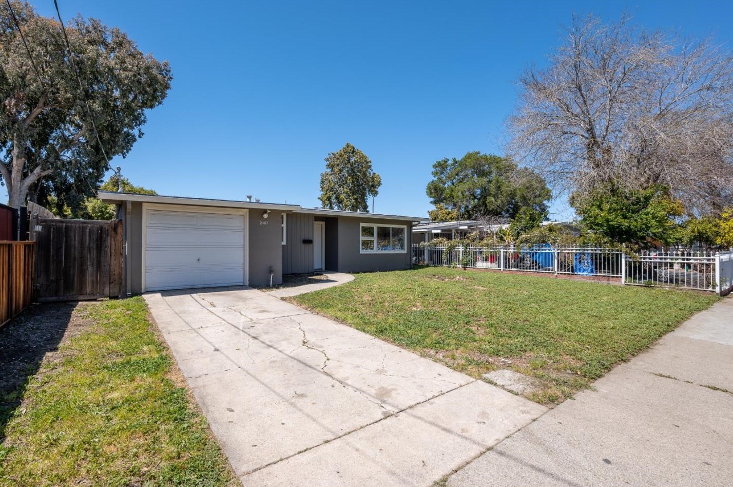 2407 Gonzaga St, Palo Alto, CA 94303