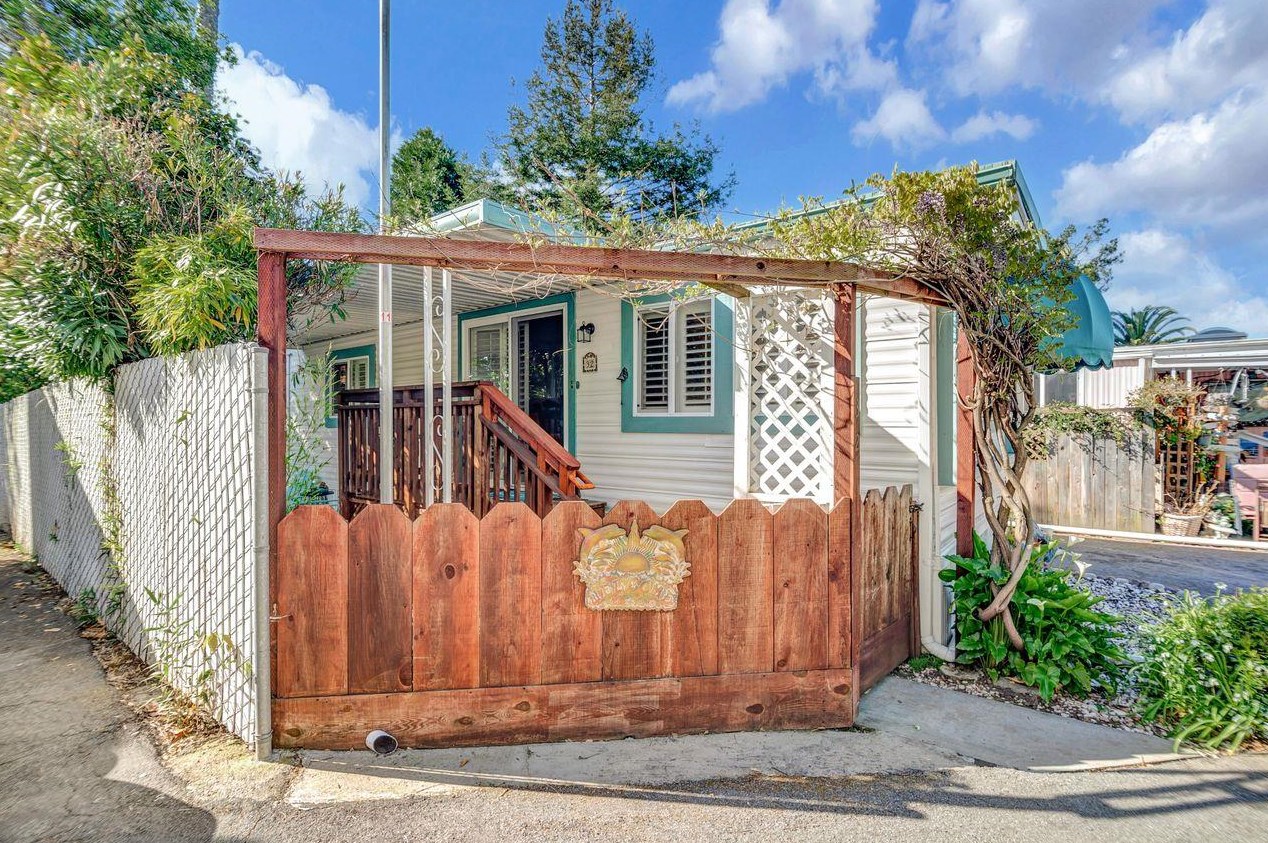 930 Rosedale Ave 32, Capitola, CA 95010