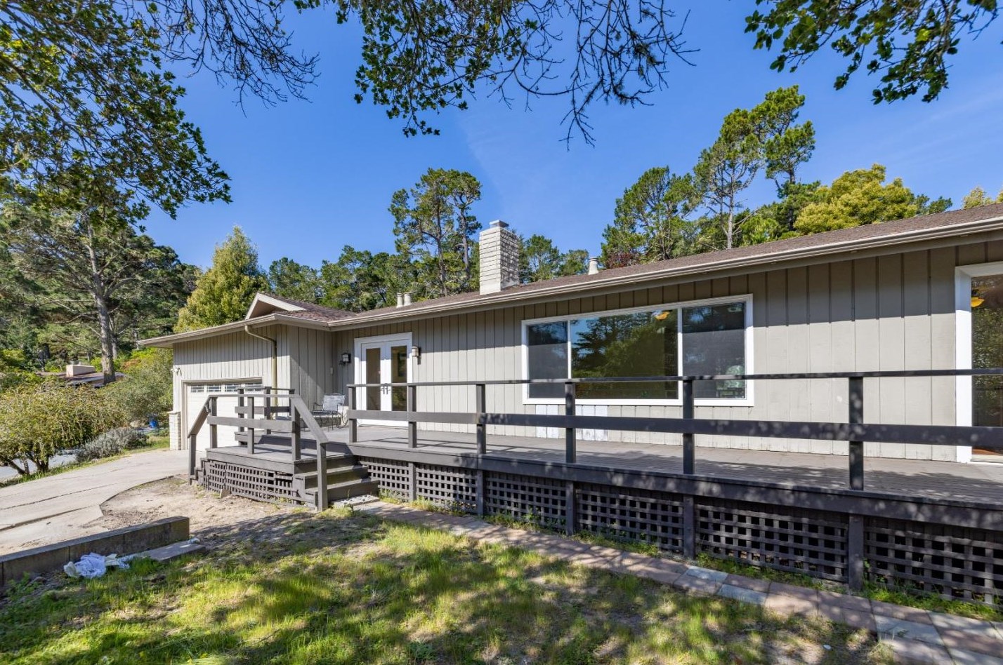 140 Shady Ln, Monterey, CA 93940-4220