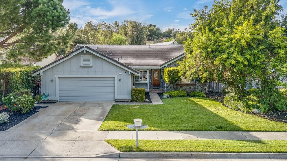 371 Via Loma, Morgan Hill, CA 95037
