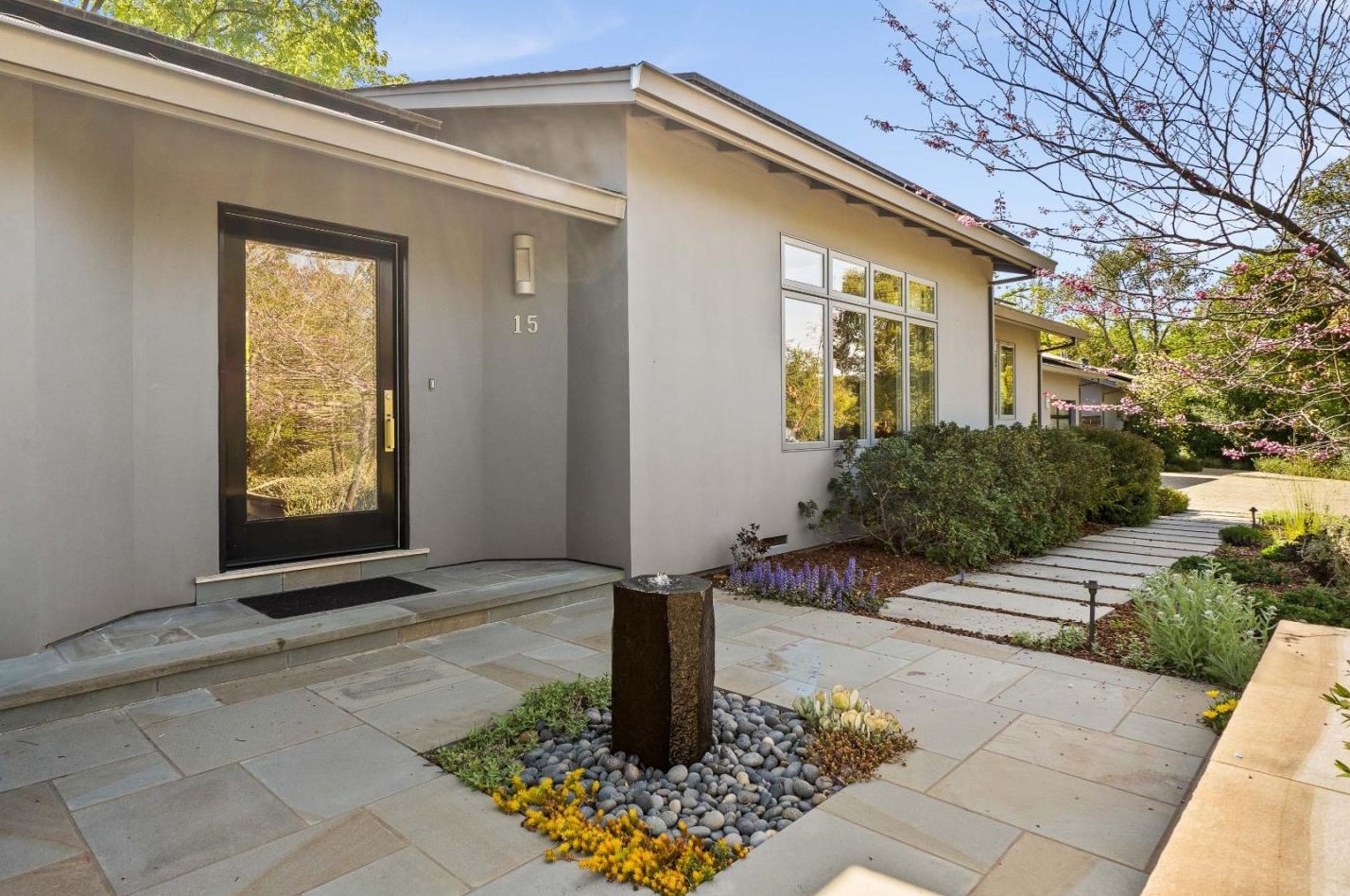 15 Bow Way, Menlo Park, CA 94028-7301