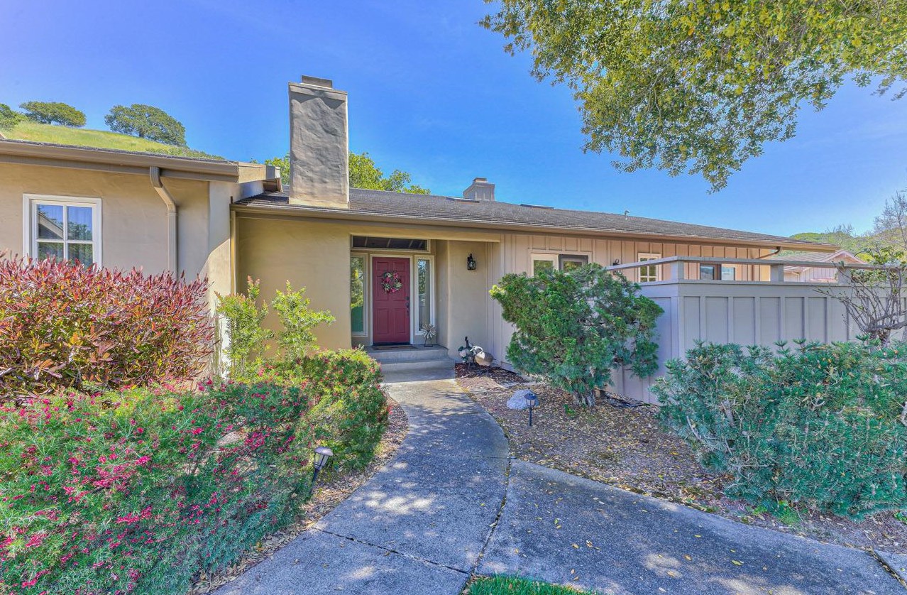 25679 Meadowview Ct, Salinas, CA 93908-9396