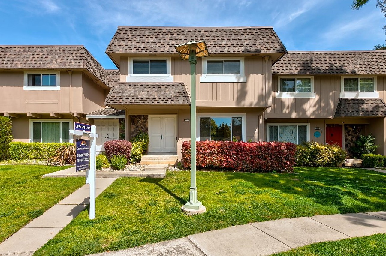 10093 Amador Oak Ct, Cupertino, CA 95014