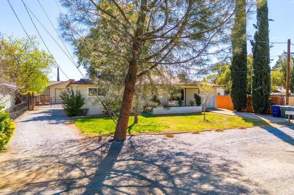 2109 Lori Ln, Redding, CA 96002