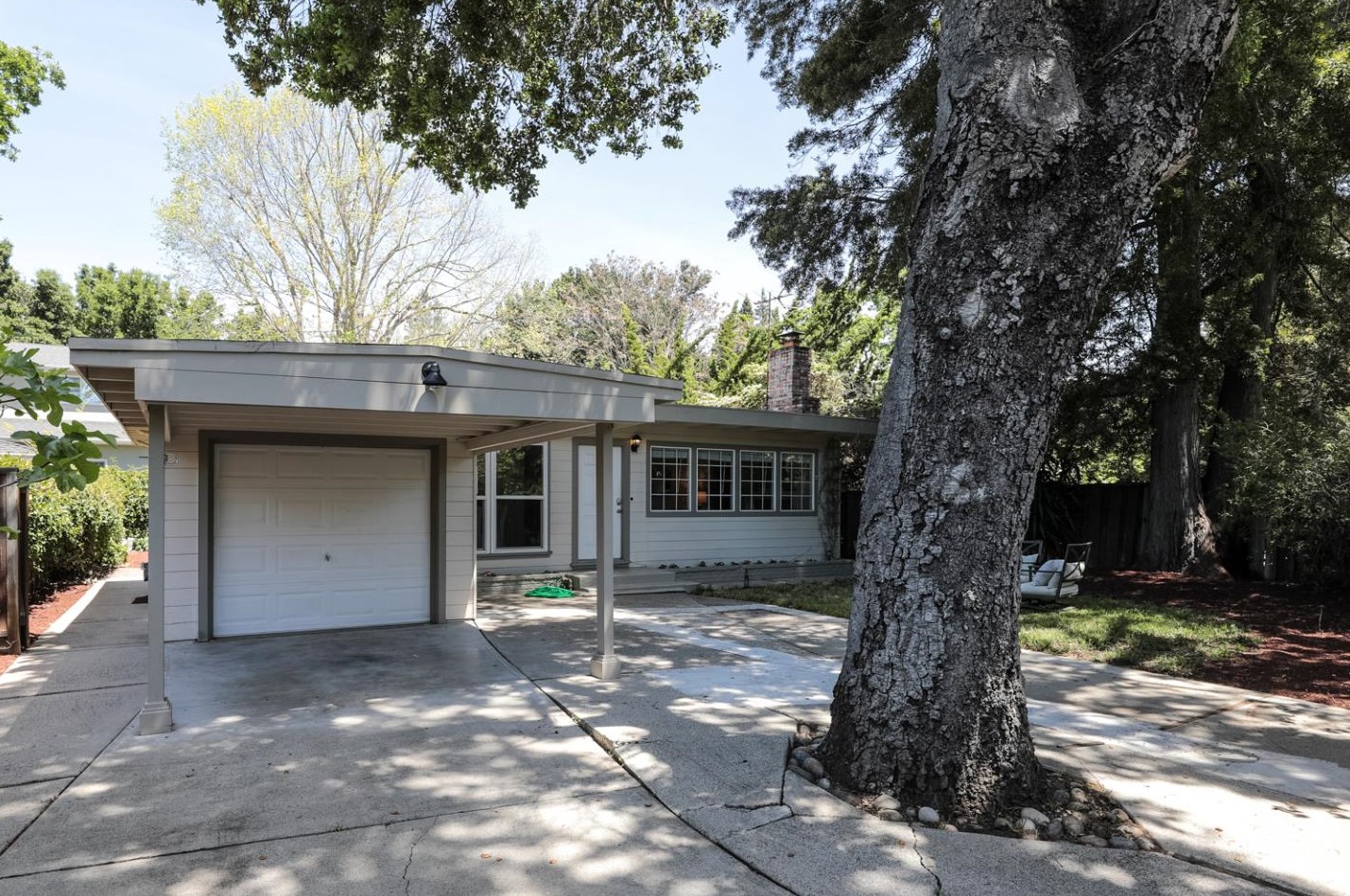 3515 Middlefield Rd, Menlo Park, CA 94025-3024