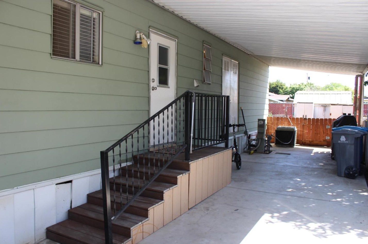 500 W 10th St 8, Gilroy, CA 95020