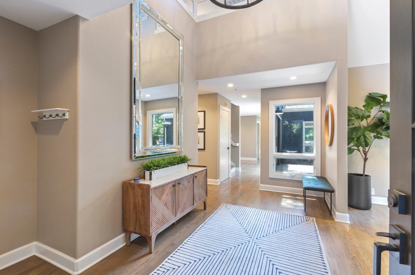 244 Selby Ln, Menlo Park, CA 94027-3931
