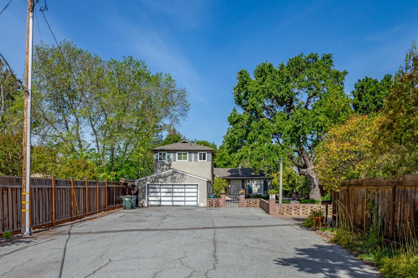 1836 Valparaiso Ave, Menlo Park, CA 94025