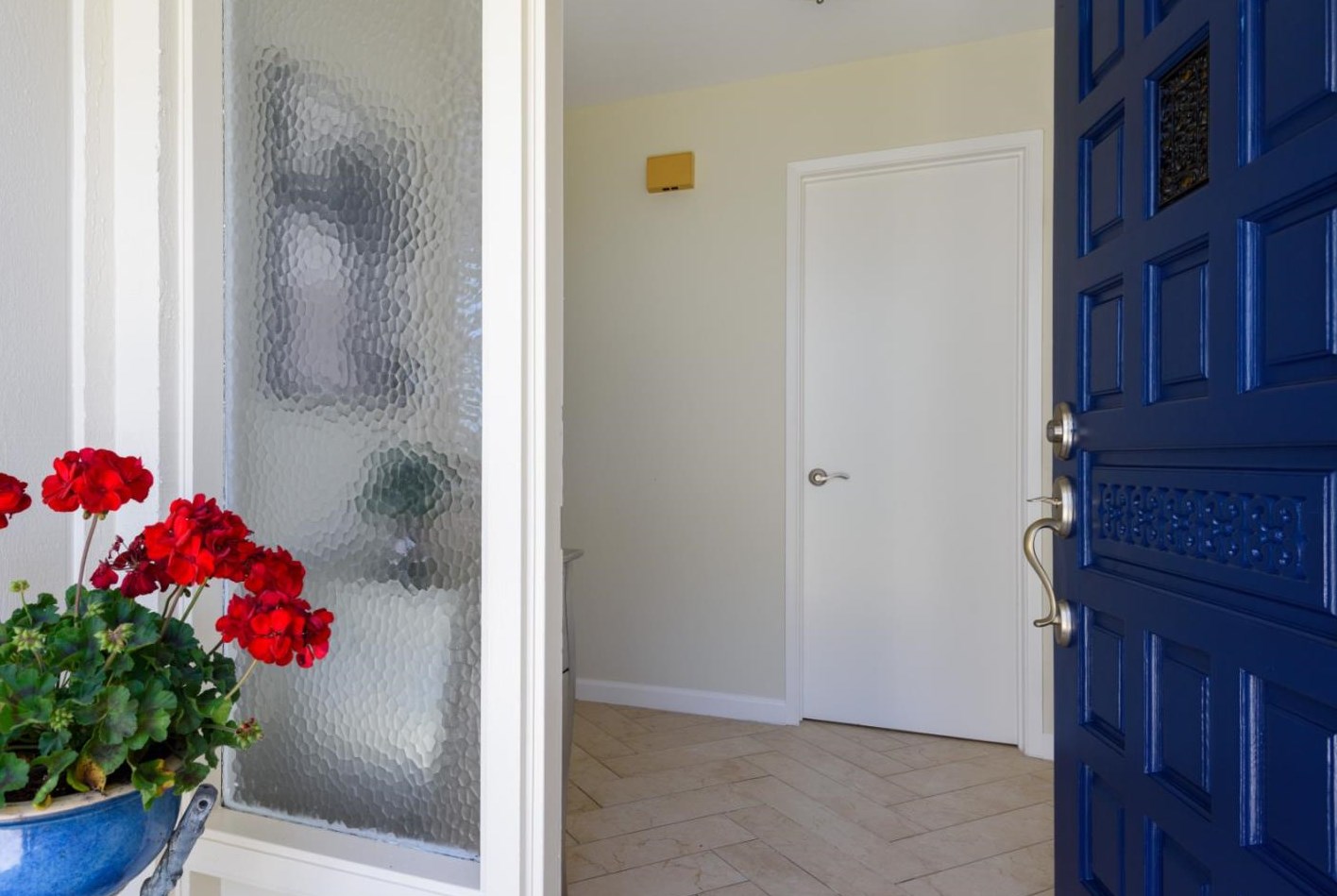 916 Shoal Dr, San Mateo, CA 94404-1511