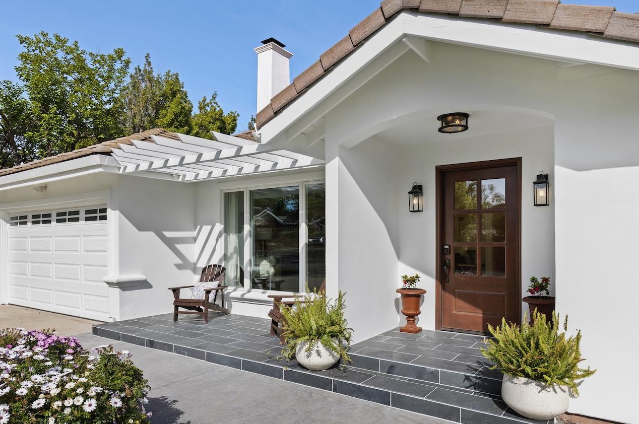 2036 Crist Dr, Los Altos, CA 94024