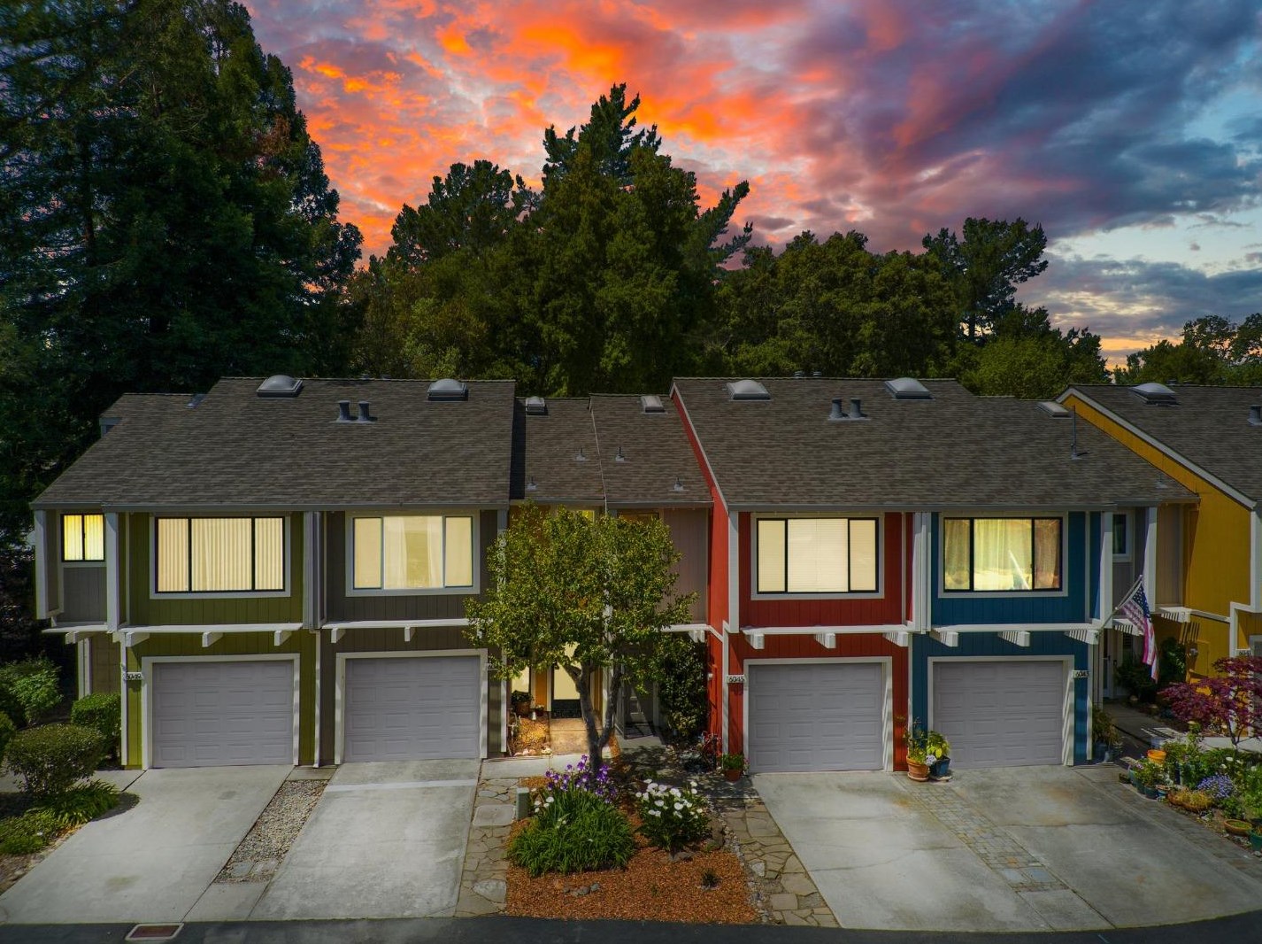 6047 Scotts Valley Dr, Santa Cruz, CA 95066-3223