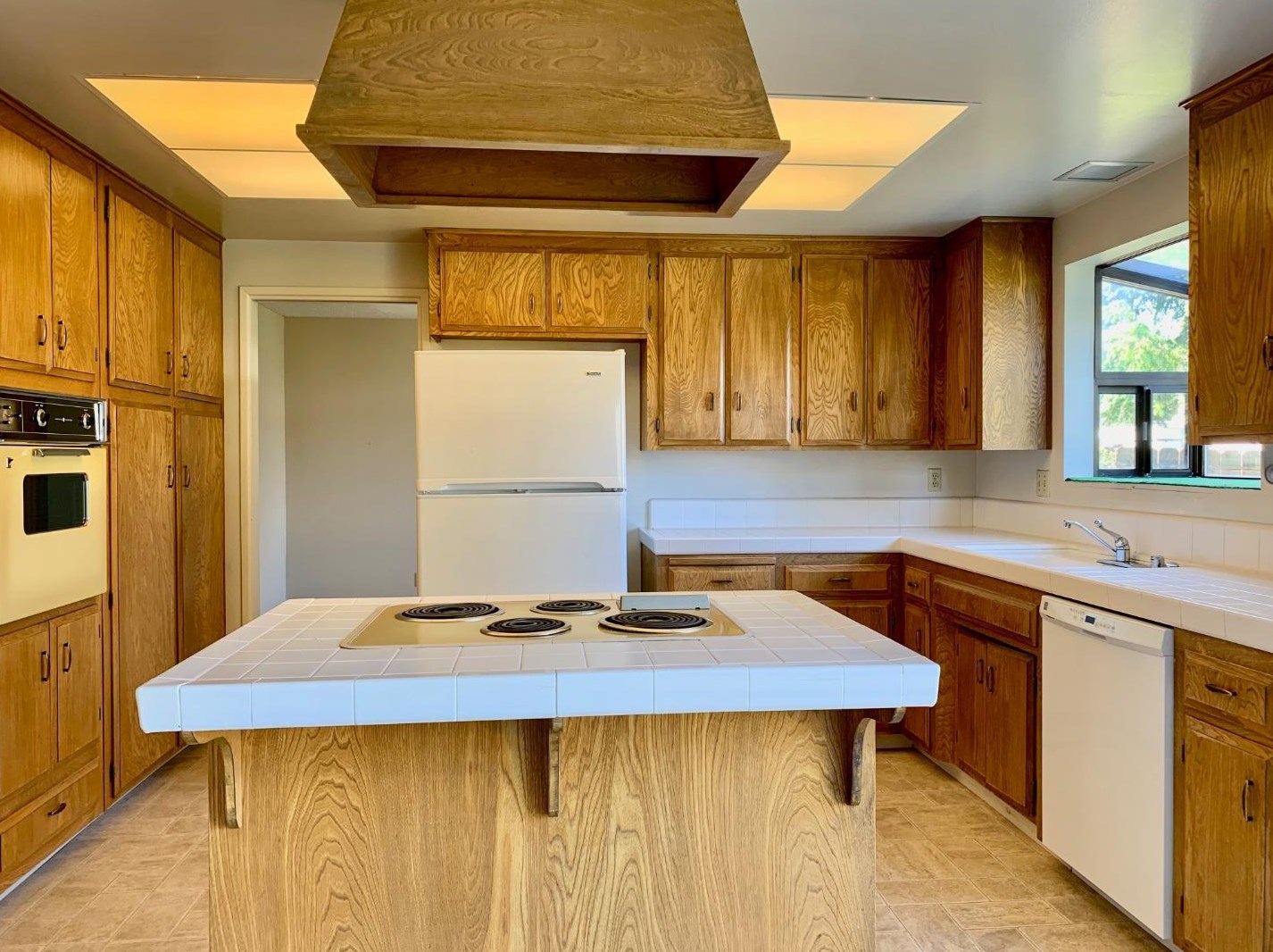 22295 Montera Dr, Salinas, CA 93908-1025