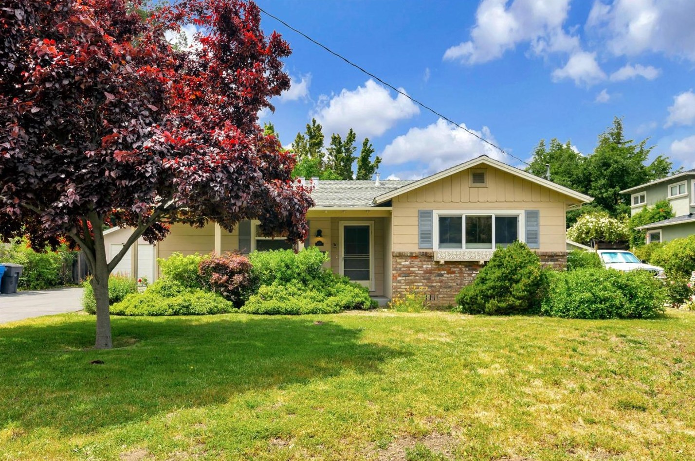 15461 Benedict Ln, Los Gatos, CA 95032