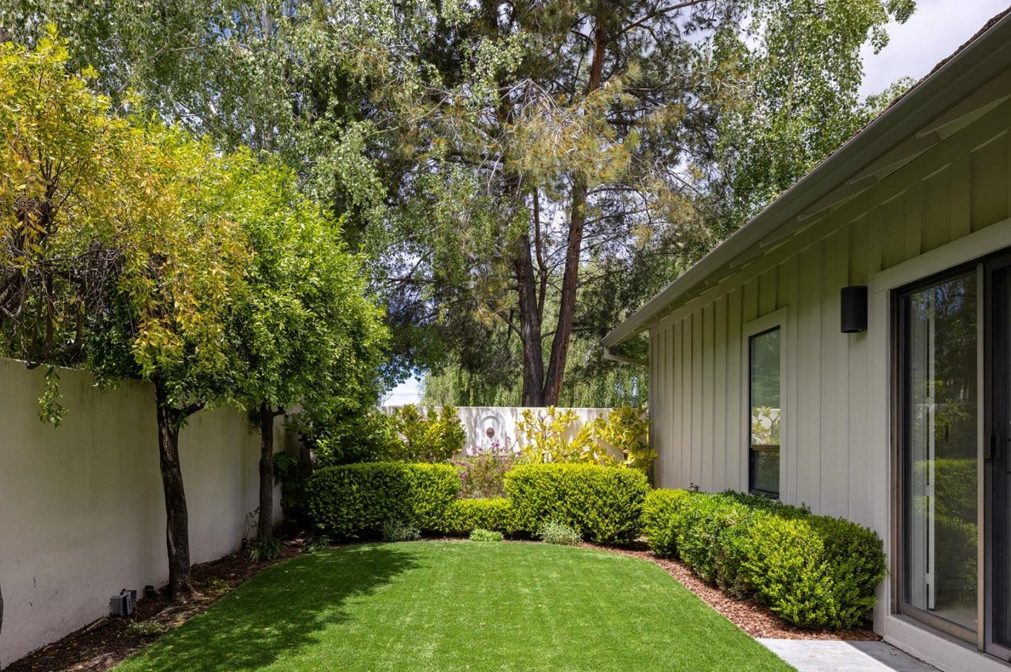 9621 Homestead Rd, Carmel, CA 93923