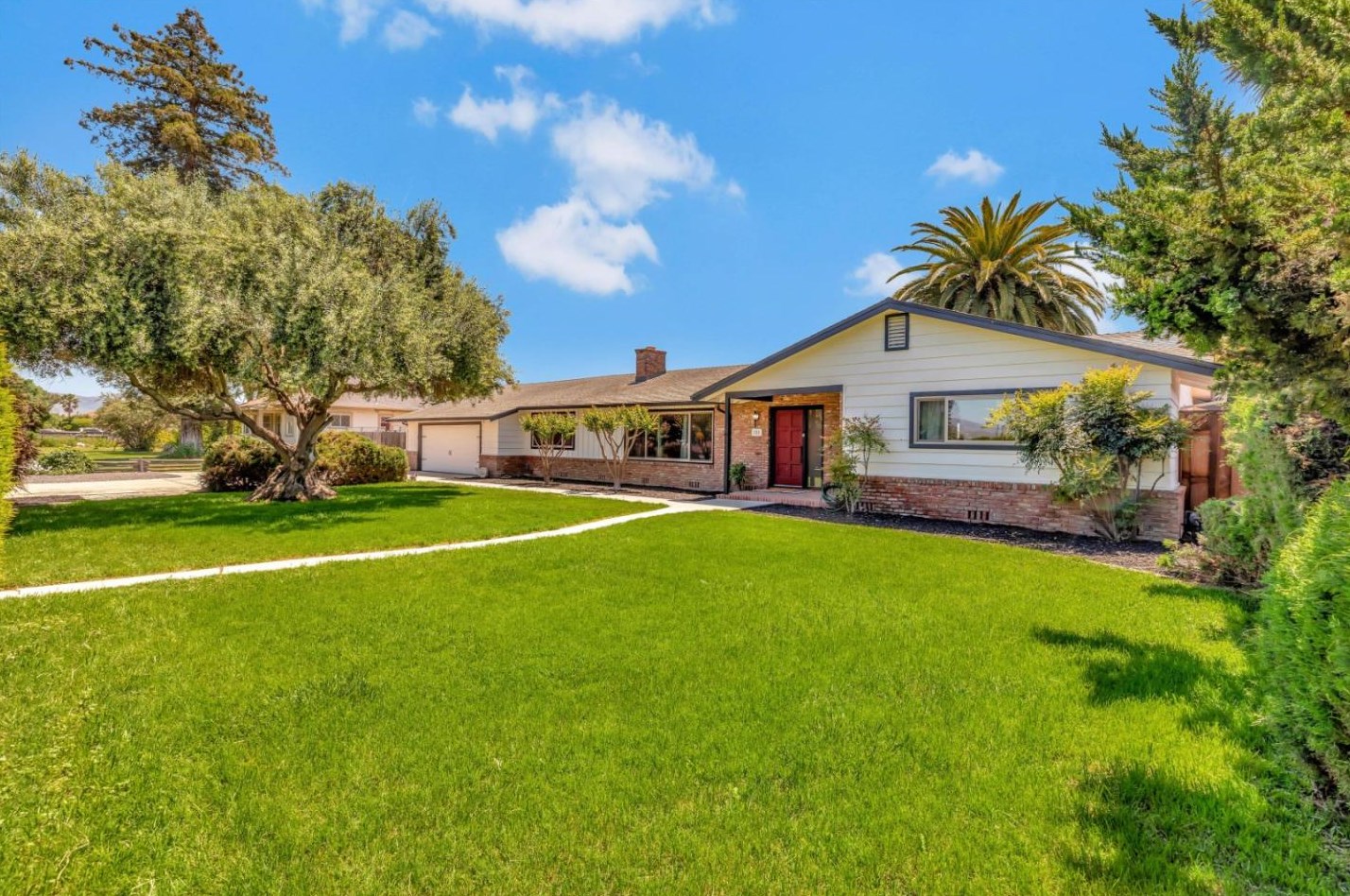 281 Mccloskey Rd, Hollister, CA 95023