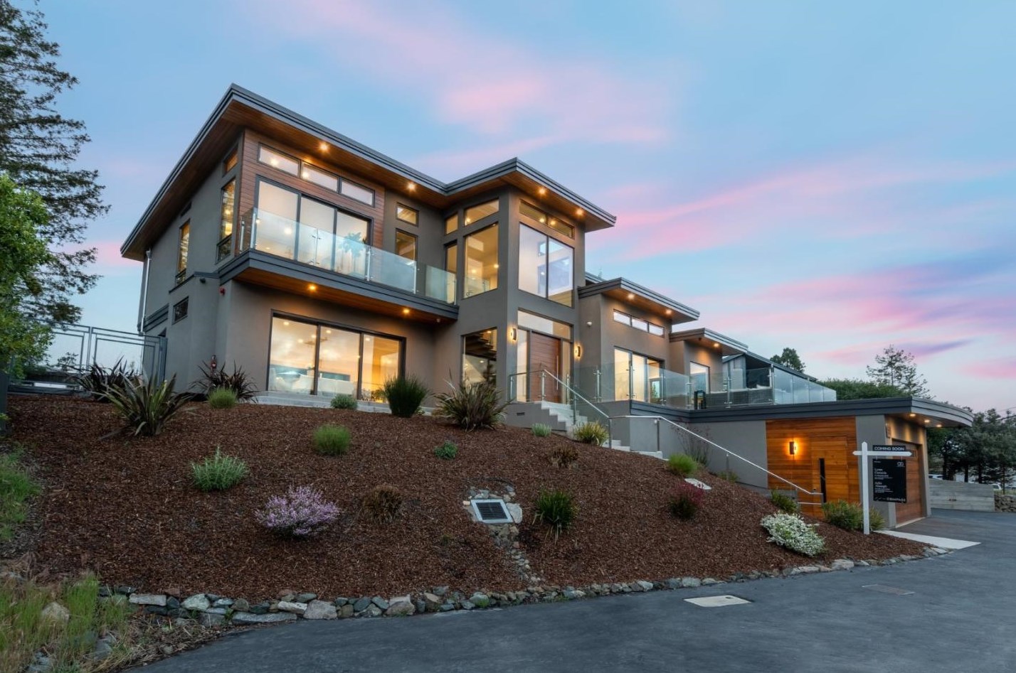 550 Lakeview Way, Redwood City, CA 94062