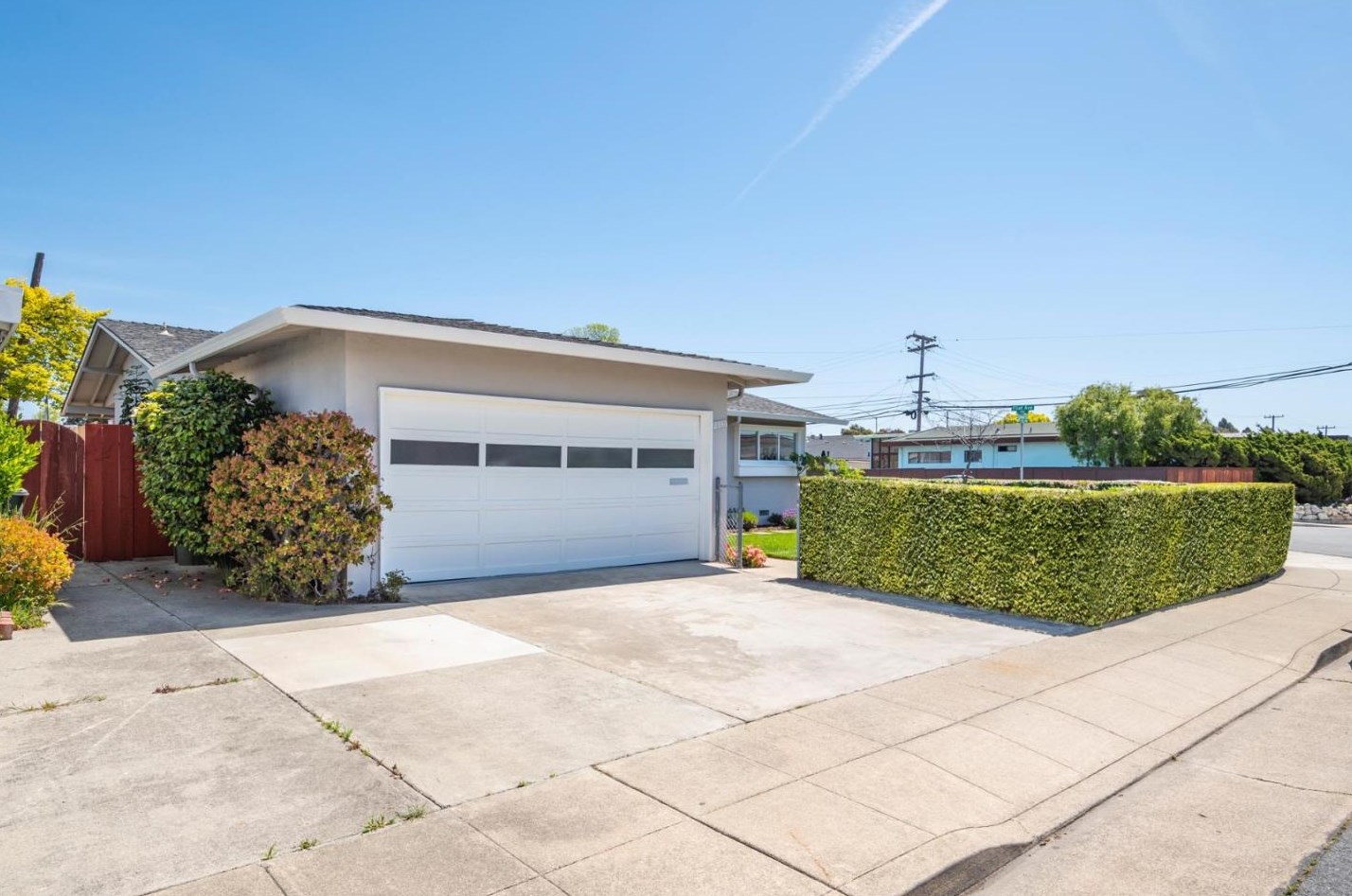 2355 Holland St, San Mateo, CA 94403-1633