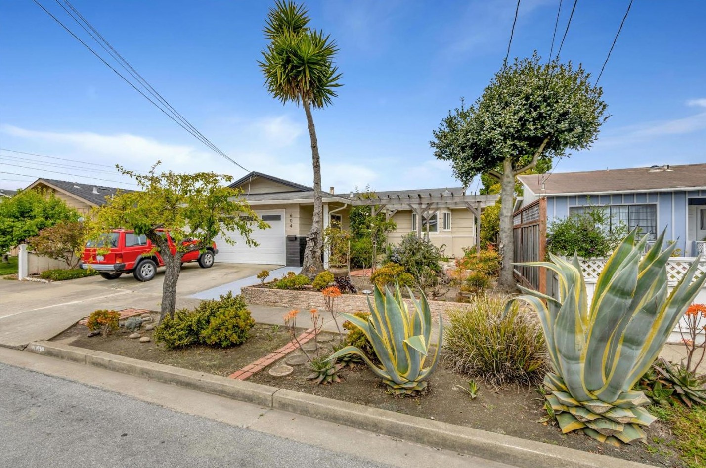 604 Grandview Blvd, Princeton by the Sea, CA 94019