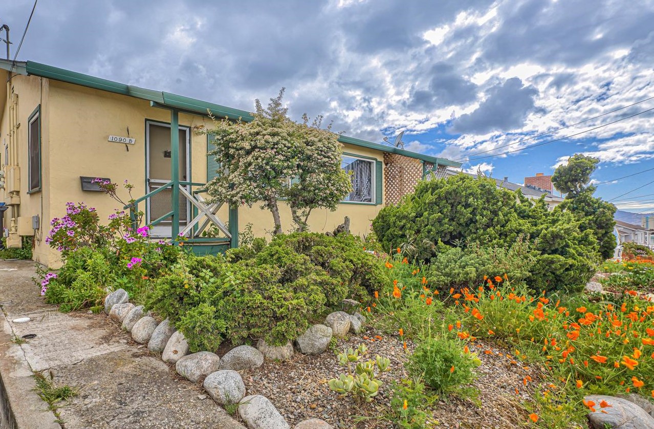 1090 Elm Ave, Seaside, CA 93955
