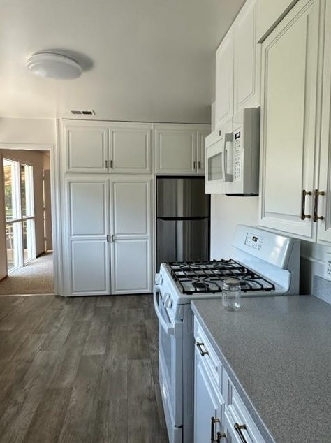 2650 Fleetwood Dr, San Bruno, CA 94066
