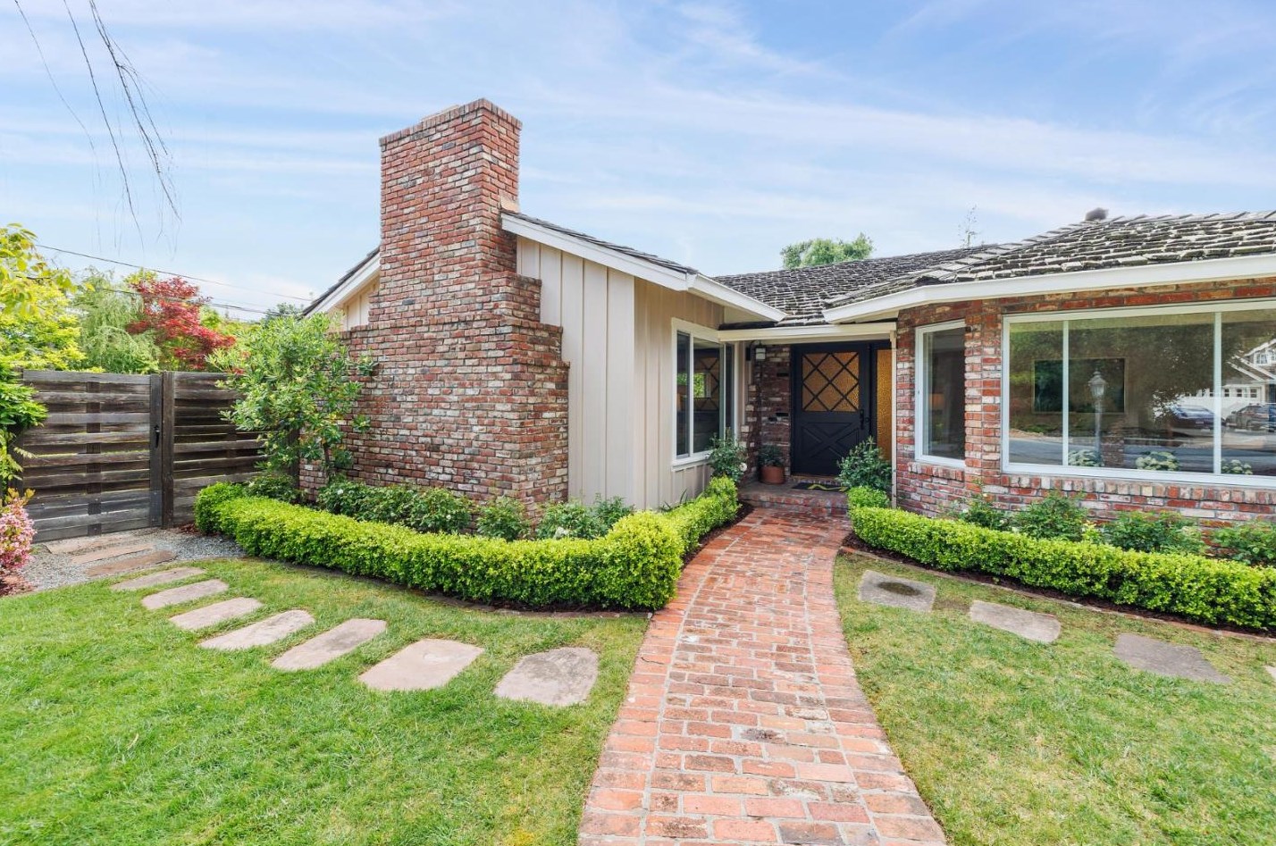 911 Echo Dr, Los Altos, CA 94024