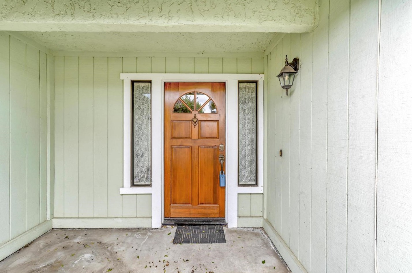 1421 Ghione Dr, Hollister, CA 95023