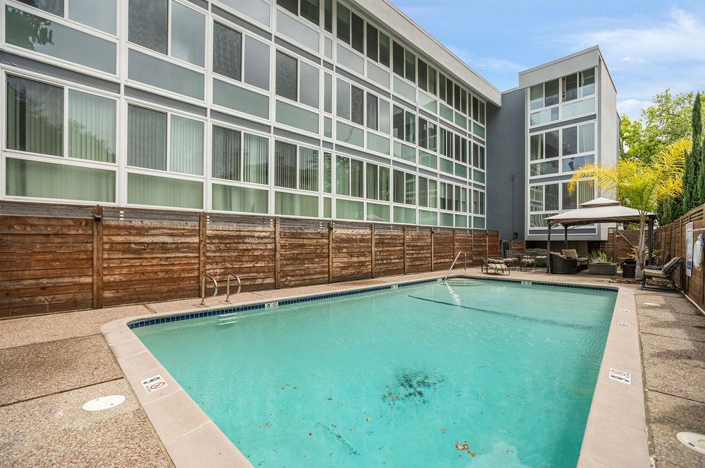 6 Seville Way, San Mateo CA  94402-2826 exterior