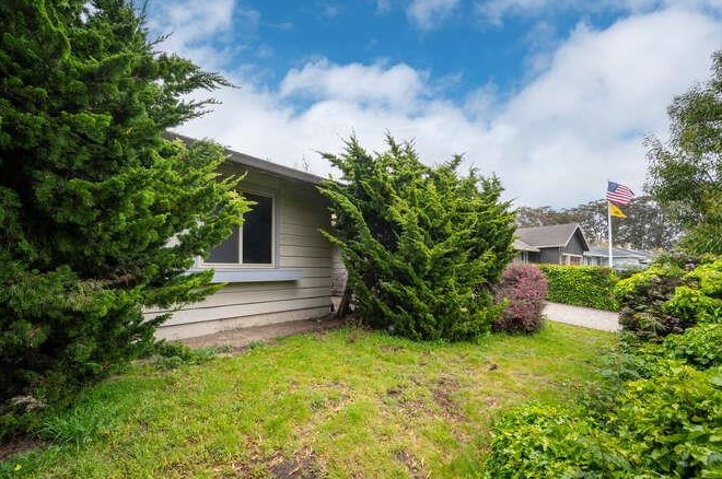 2017 Bordeaux Ln, Princeton by the Sea, CA 94019
