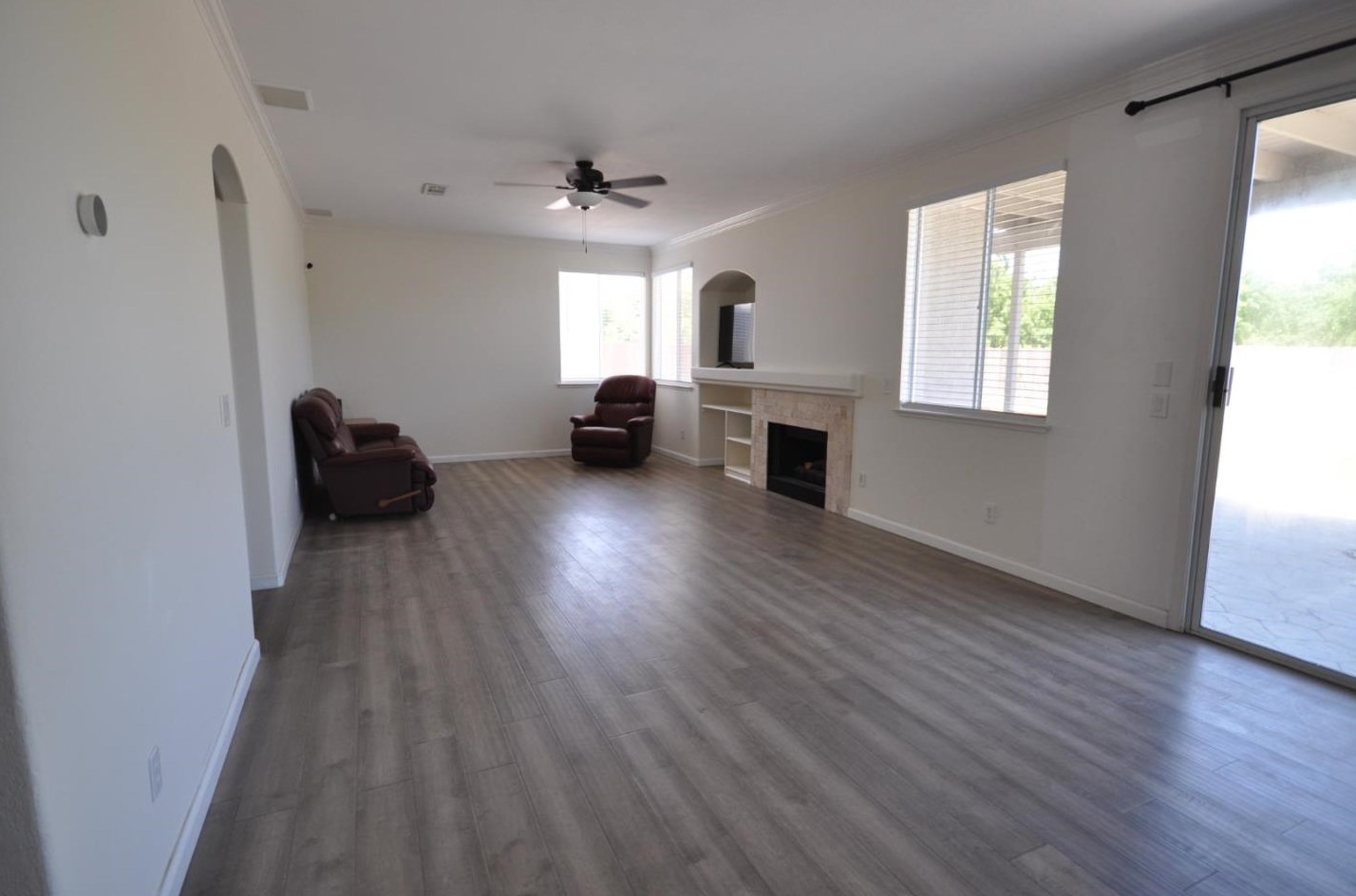 1697 Blush St, Manteca CA  95336-9238 exterior