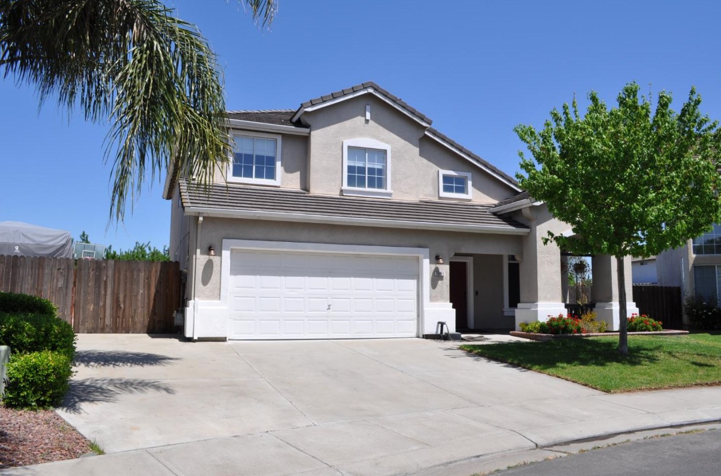 1697 Blush St, Manteca, CA 95336