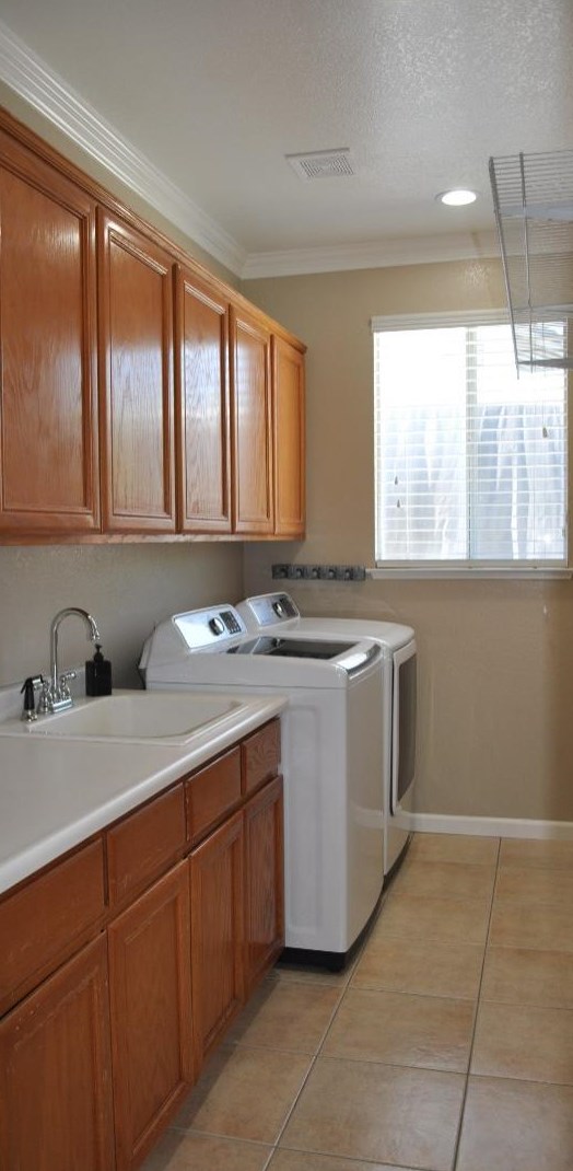 1697 Blush St, Manteca CA  95336-9238 exterior