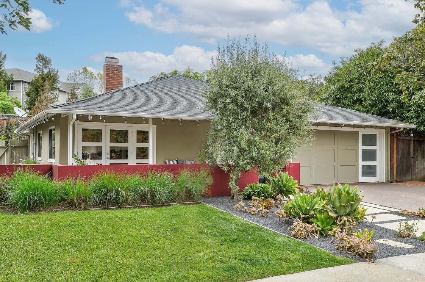 1893 Edgewood Dr, Palo Alto, CA 94303