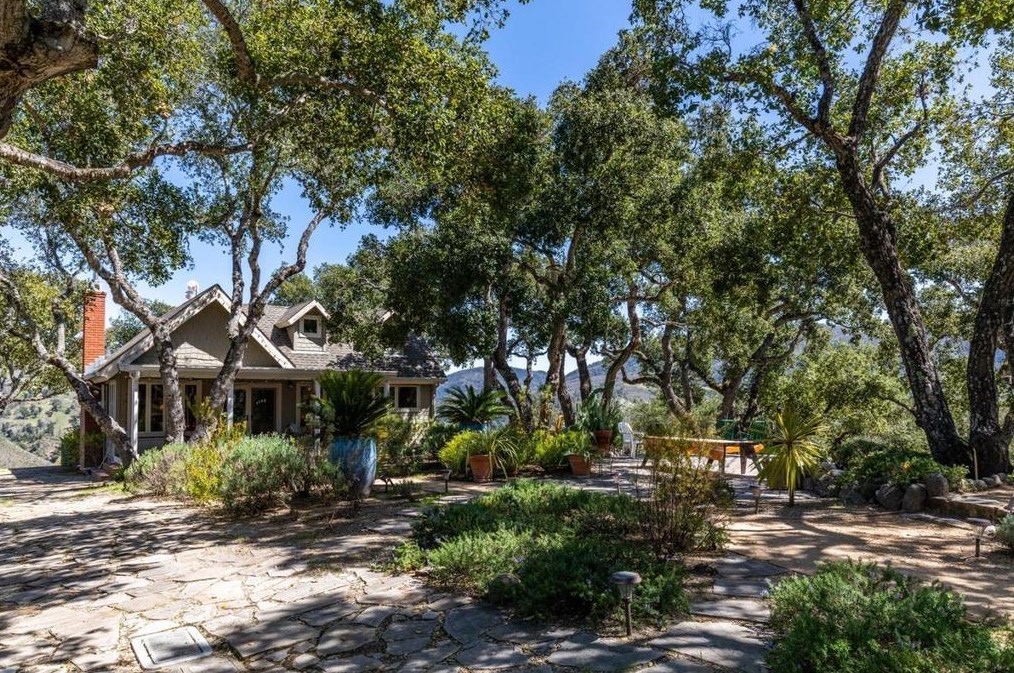 37901 Poppy Tree Ln, Tassajara Hot Springs, CA 93924