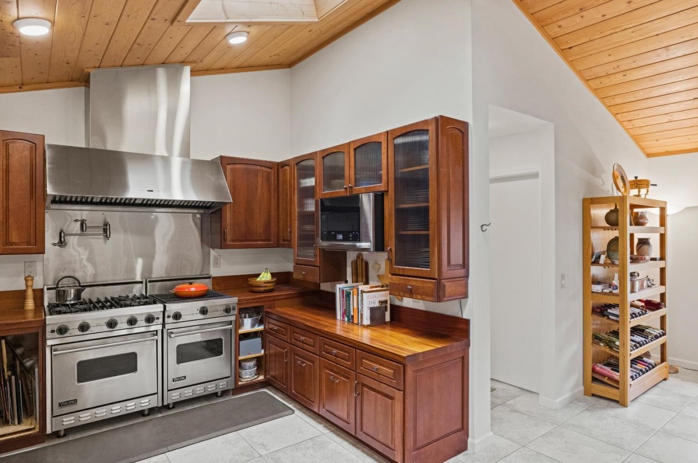 70 Corral De Tierra Rd, Salinas CA  93908-9485 exterior