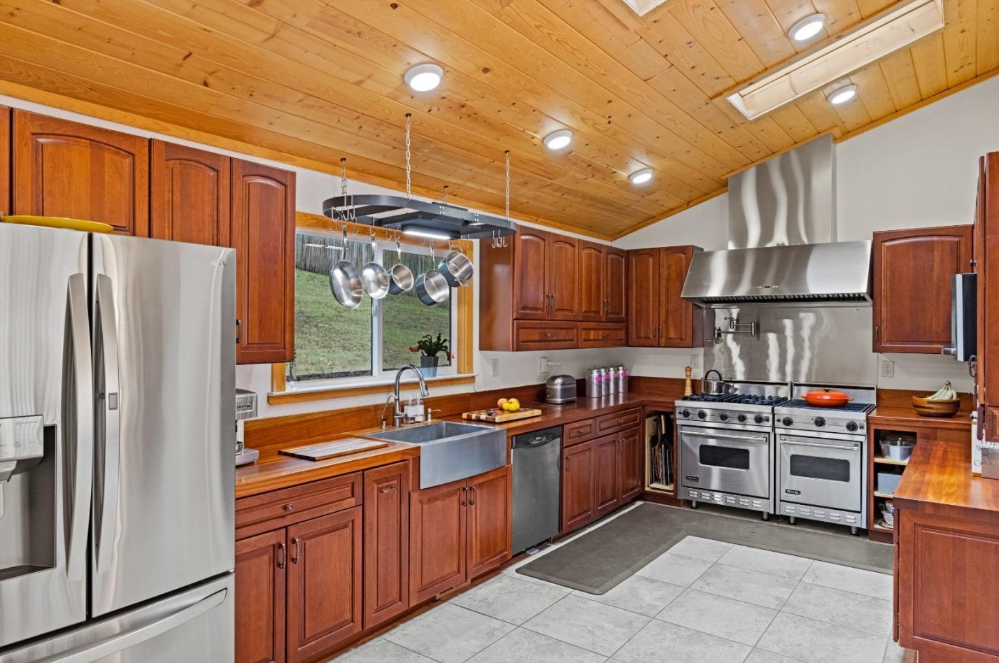 70 Corral De Tierra Rd, Salinas CA  93908-9485 exterior