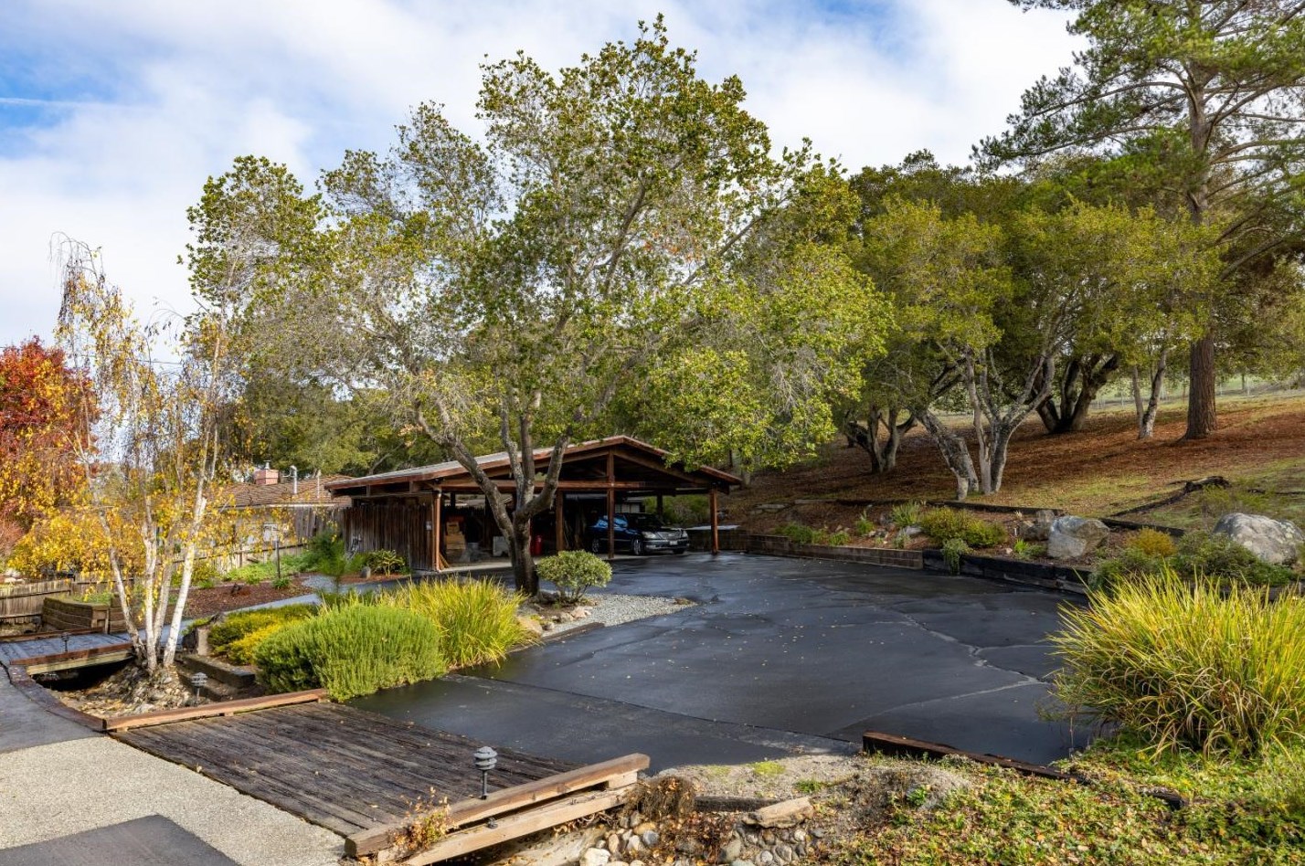 70 Corral De Tierra Rd, Salinas CA  93908-9485 exterior